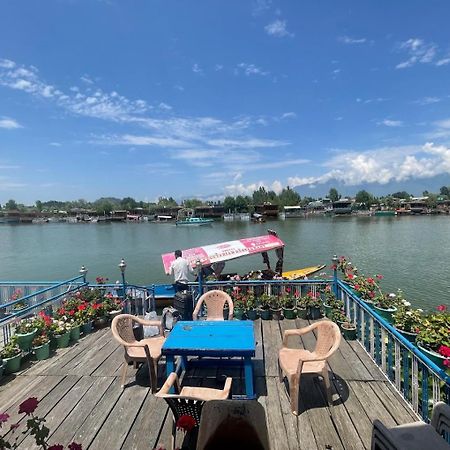Mossess Group Of Houseboats Hotel Srīnagar Екстериор снимка