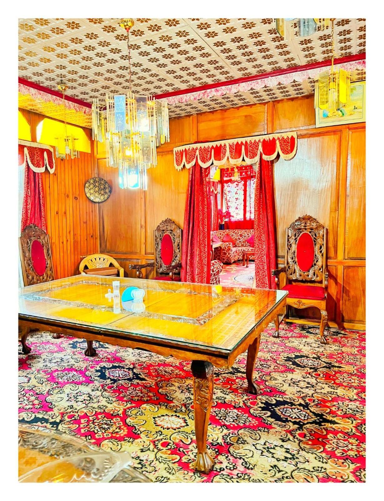 Mossess Group Of Houseboats Hotel Srīnagar Екстериор снимка